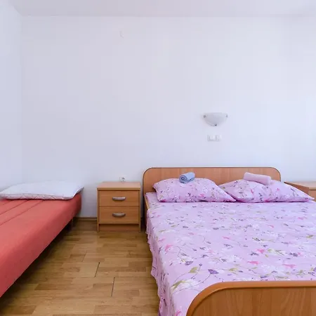 Apartments Ester Lopar Exterior photo