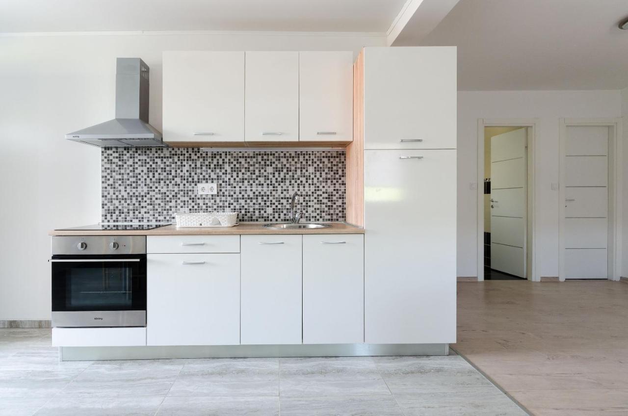 Apartment Ester Lopar