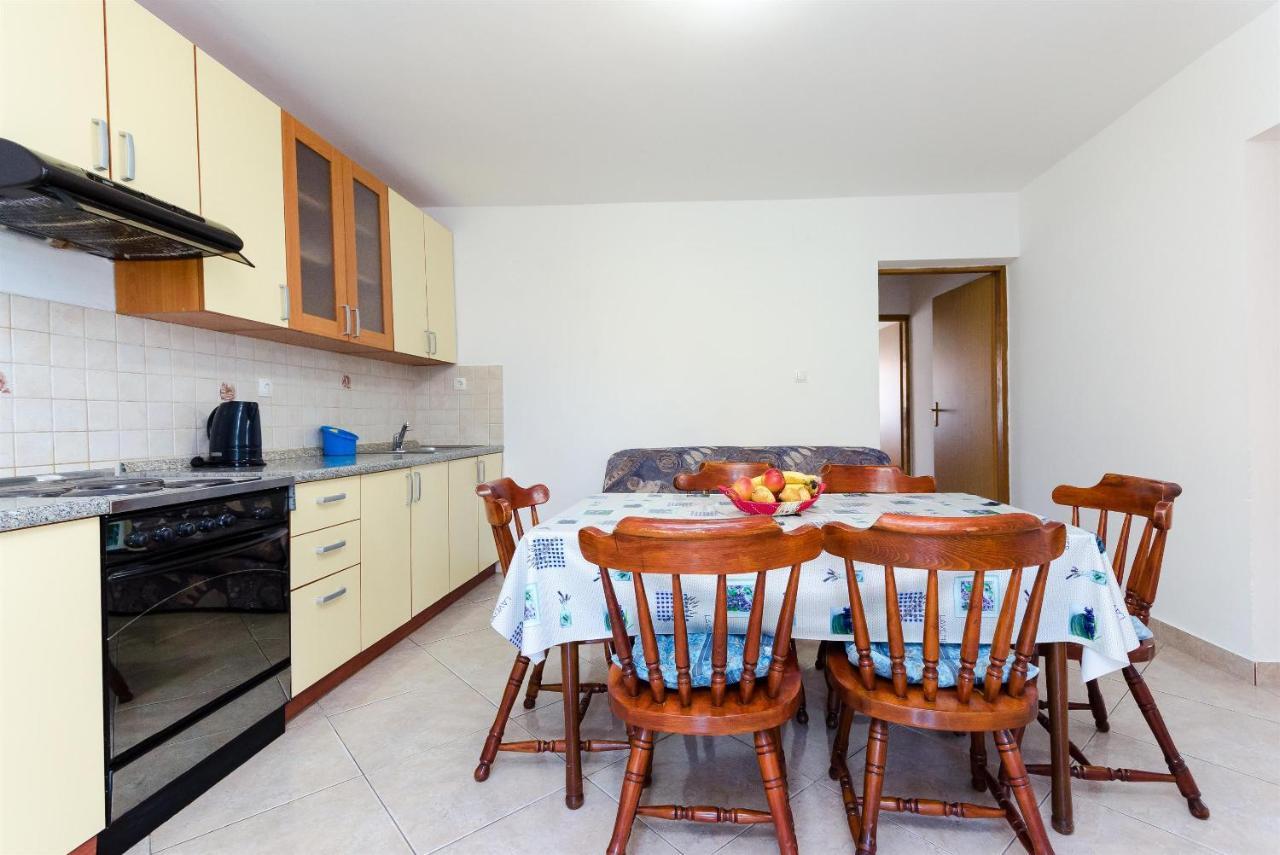 Ester Apartment Lopar
