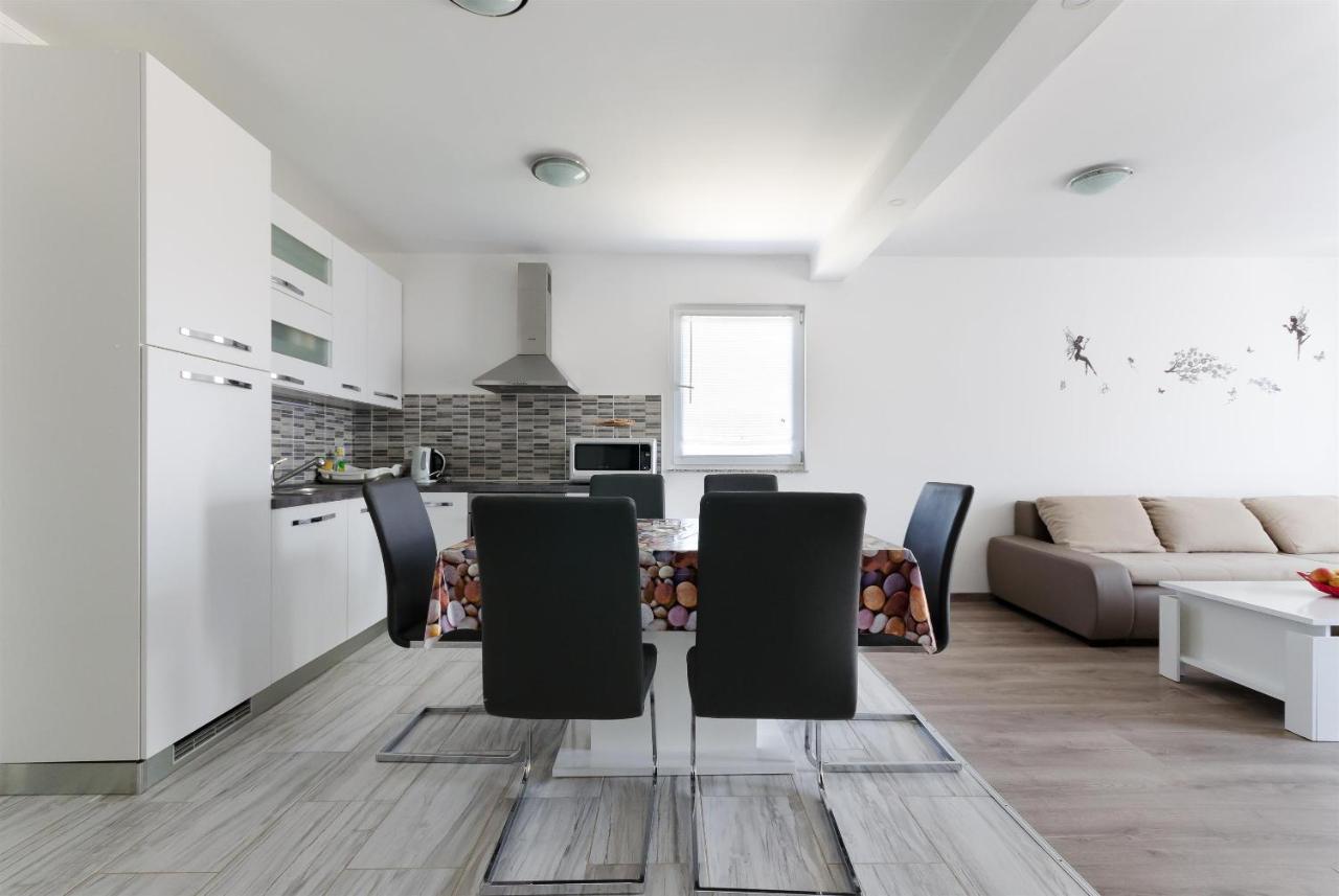 Apartment Ester